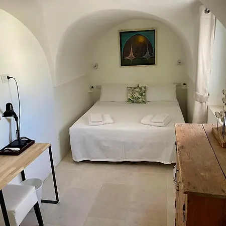 Charming 2 Bedroom In Town! Semesterbostad